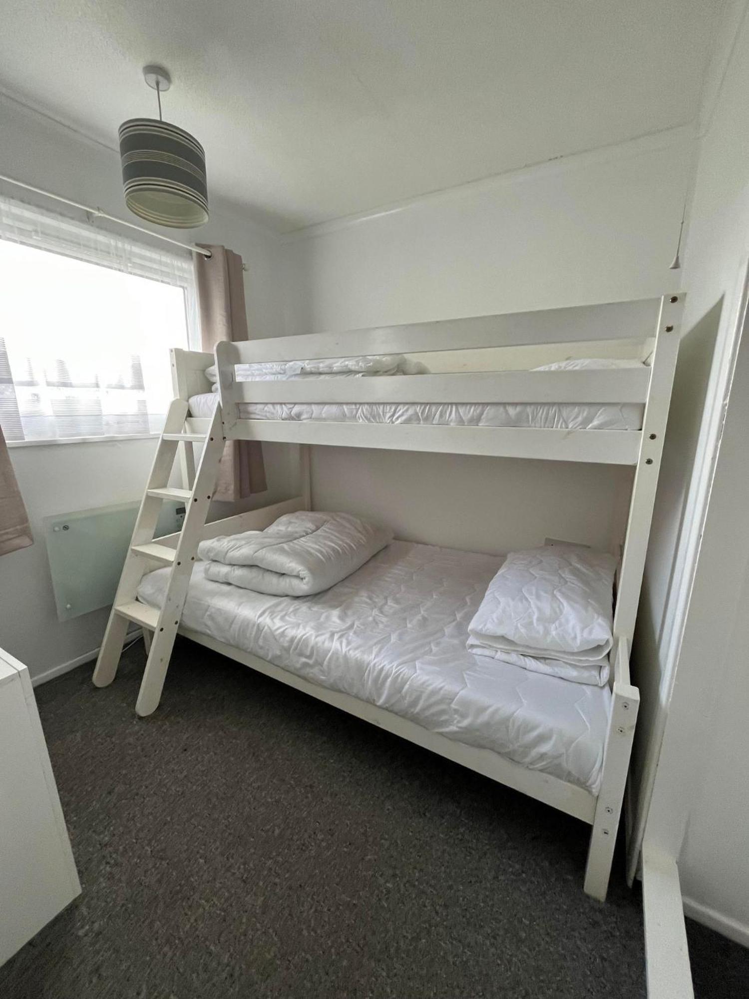 Signature, Scratby - Two Bed Chalet, Sleeps 7, Free Wi-Fi, Bed Linen And Towels Included, Pets Welcome And Onsite Entertainment Available Exterior photo